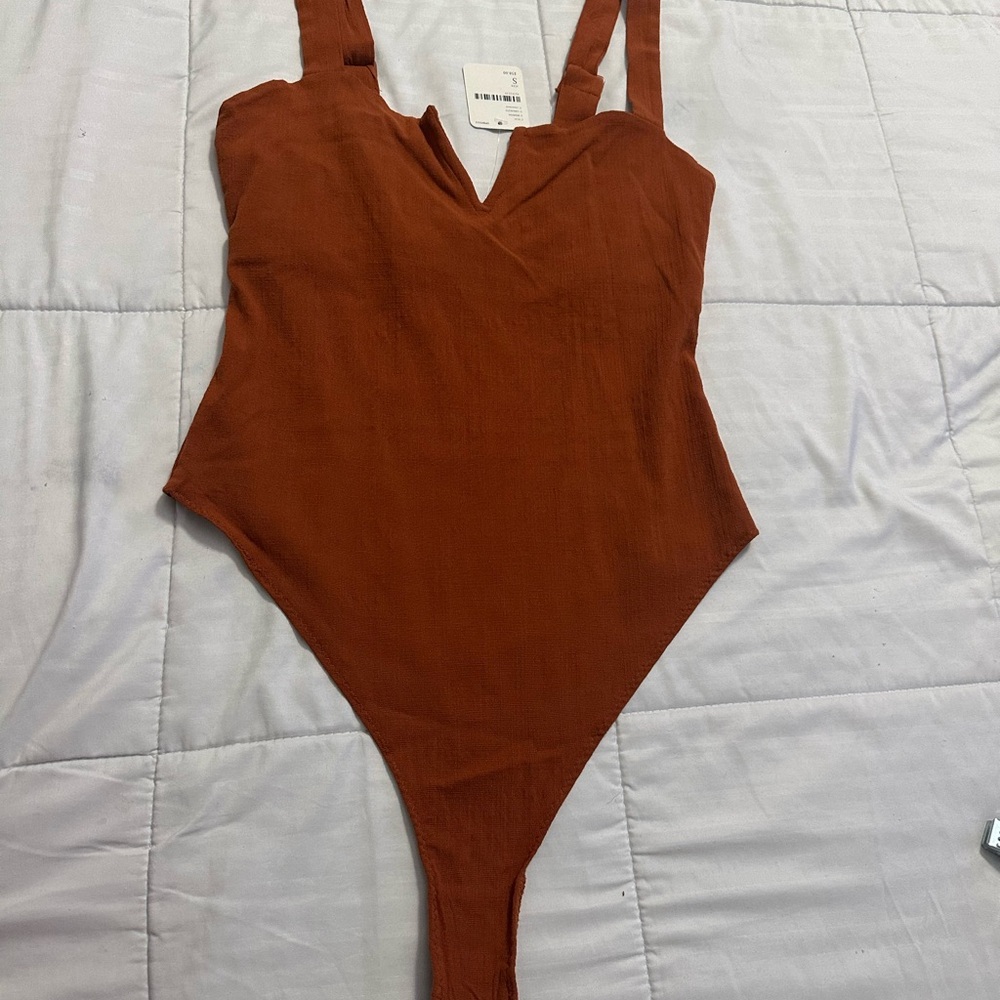 Free People Pippa V-Wire Bodysuit in cinnamon